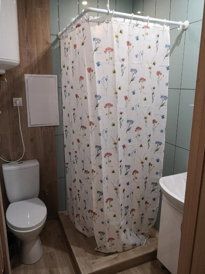 Freedom Apartment On Bazarna Str Lviv Exteriör bild